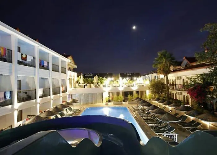 Aparthotel Golden Life *